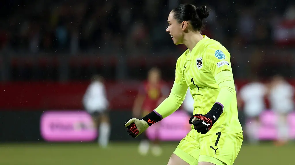 Oesterreichs-Torhueterin-Manuela-Zinsberger-wechselt-zu-Borussia-Dortmund