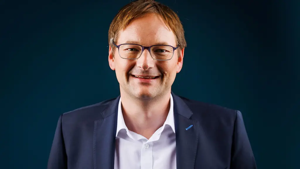 Hans-Reichhart-stellt-die-Ausweitung-der-Muetterrente-zur-Debatte