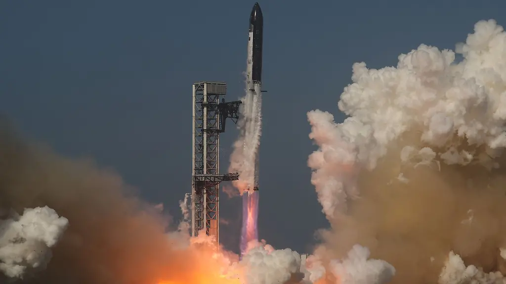 Die-Entwicklung-der-grossen-Rakete-Starship-verschlingt-Milliarden-soll-das-Geschaeft-von-SpaceX-aber-stark-voranbringen