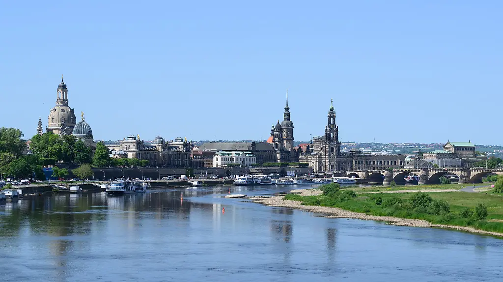 Mit-einer-50-Megawatt-Waermepumpe-soll-kuenftig-Waerme-fuer-Dresdner-Haushalte-aus-dem-Flusswasser-der-Elbe-gewonnen-werden