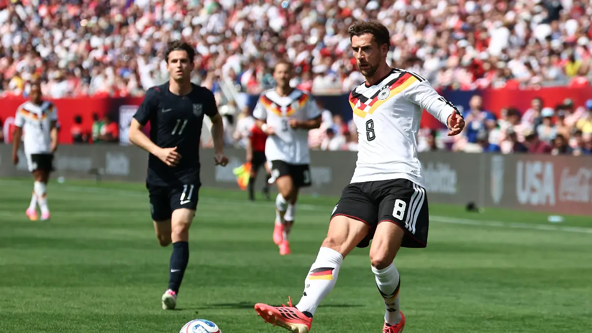 599299484