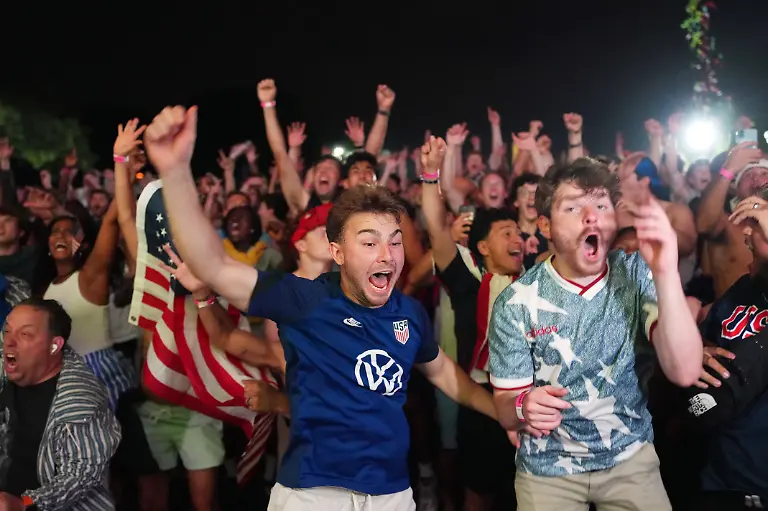 Soccer-Football-FIFA-World-Cup-2026-USA-v-Paraguay-Fans-gather-in-Washington-Washington-D-C-U-S