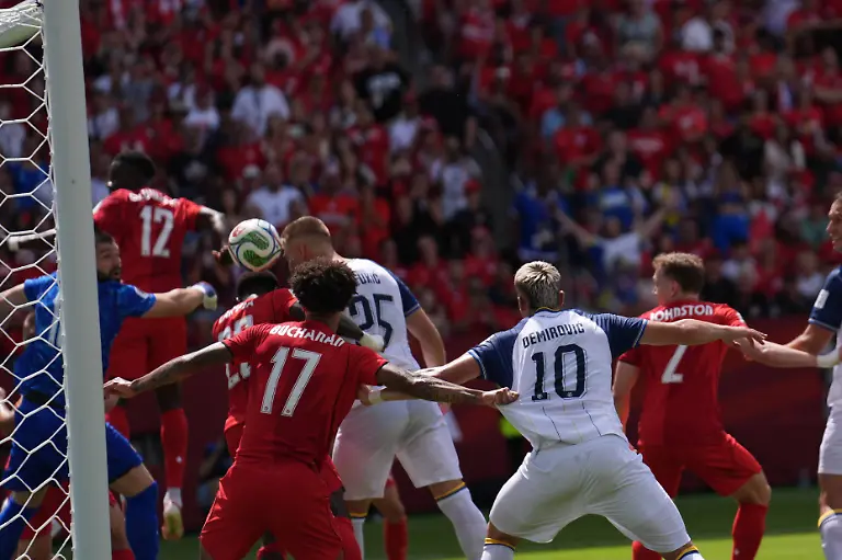 Canada-v-Bosnia-and-Herzegovina-FIFA-World-Cup-WM-Weltmeisterschaft-Fussball-2026-Group-B-TORONTO-CANADA-JUNE-12-Jovo-Lukic-25-of-Bosnia-and-Herzegovina-scores-a-goal-during-the-2026-FIFA-World-Cup-First-Stage-Group-B-match-between-Canada-and-Bosnia-and-Herzegovina-at-Toronto-Stadium-BMO-Field-in-Toronto-Ontario-Canada-on-June-12-2026-Mert-Alper-Dervis-Anadolu-Ontario-Canada-Editorial-use-only-Please-get-in-touch-for-any-other-usage