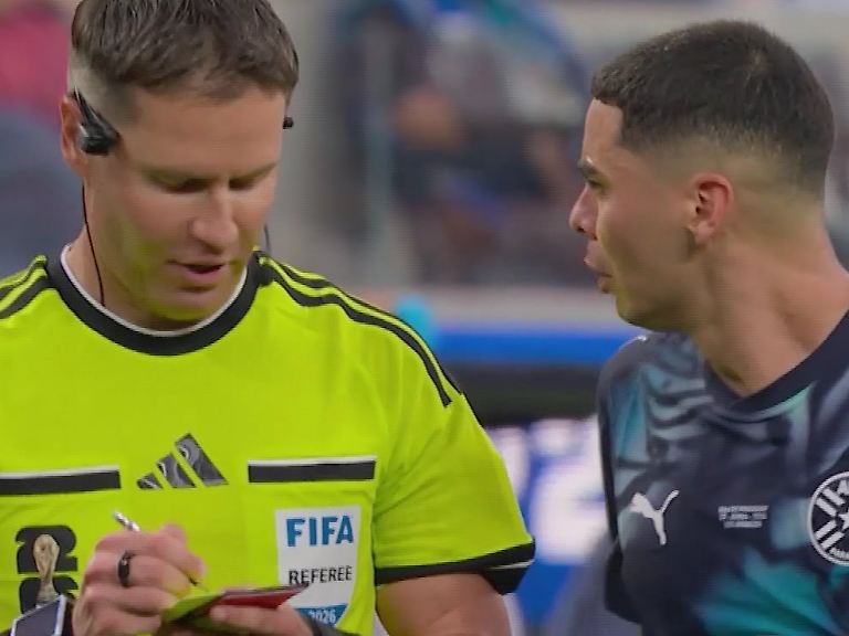 VAR na MS poprvé změnil kartu po záměně hráče