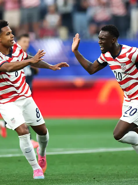 260613-LOS-ANGELES-June-13-2026-Folarin-Balogun-R-of-the-United-States-celebrates-scoring-during-the-group-D-match-between-the-United-States-and-Paraguay-at-the-2026-FIFA-World-Cup-WM-Weltmeisterschaft-Fussball-at-Los-Angeles-Stadium-in-Los-Angeles-the-United-States-June-12-2026-SPU-S