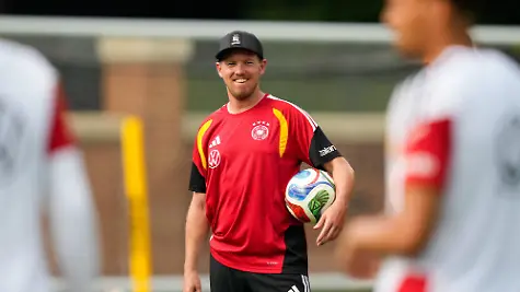 Julian-Nagelsmann-Deutschland-Cheftrainer-nimmt-an-der-ersten-Trainingseinheit-der-deutschen-Nationalmannschaft-im-Trainingslager-in-North-Carolina-teil-USA-Deutsche-Fussballnationalmannschaft-Base-Camp-Winston-Salem-08-06-2026-USA-Deutsche-Fussballnationalmannschaft-Base-Camp-Winston-Salem-08-06