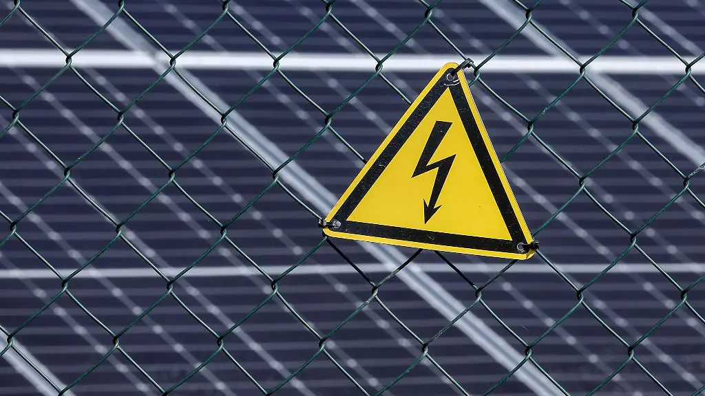 Kriminelle-haben-an-einem-Solarpark-in-Koenigsbrueck-rund-42-Kilometer-Kupferkabel-gestohlen
