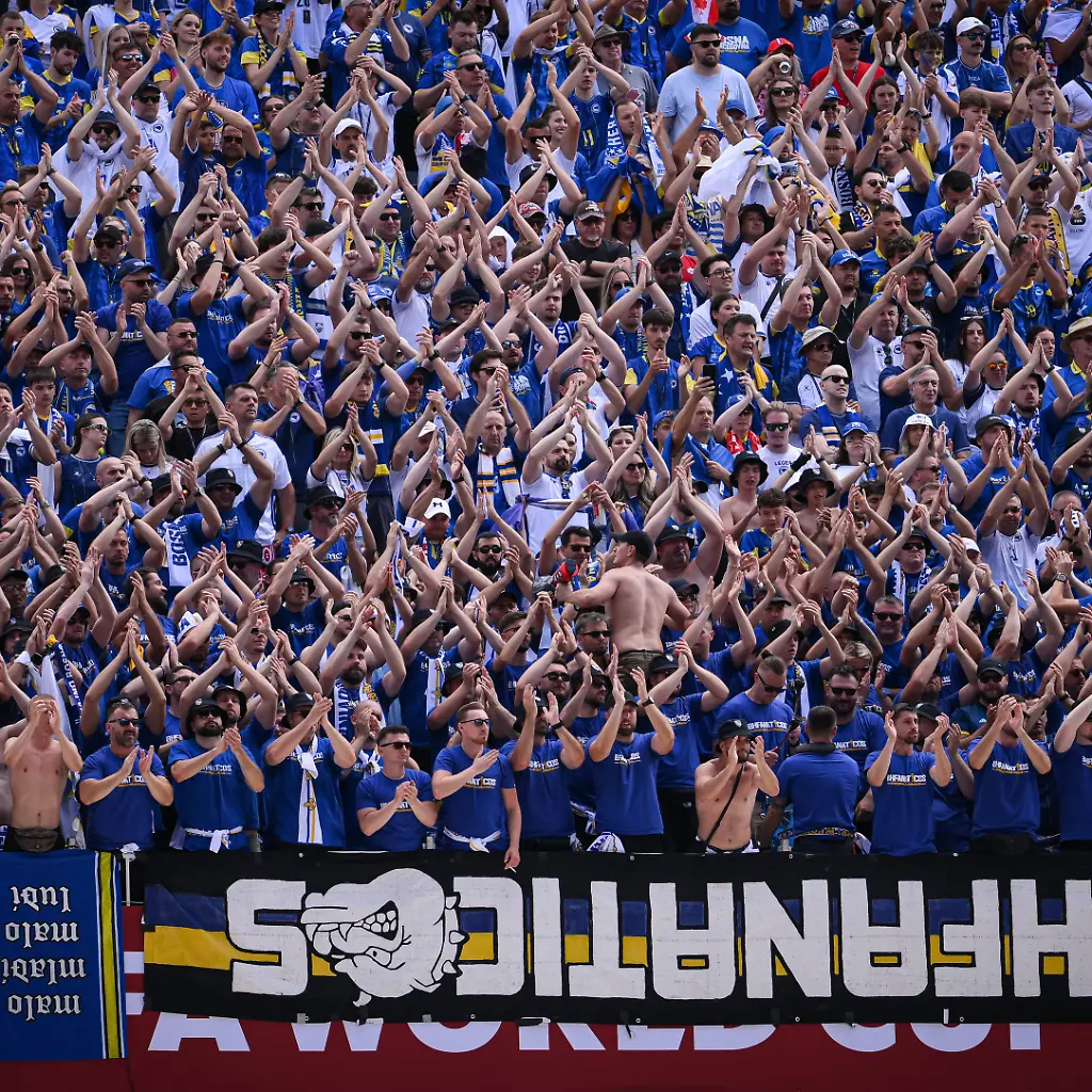 Fussball-FIFA-WM-2026-Vorrunde-Gruppe-B-in-Toronto-Kanada-Bosnien-Herzegowina-12-06