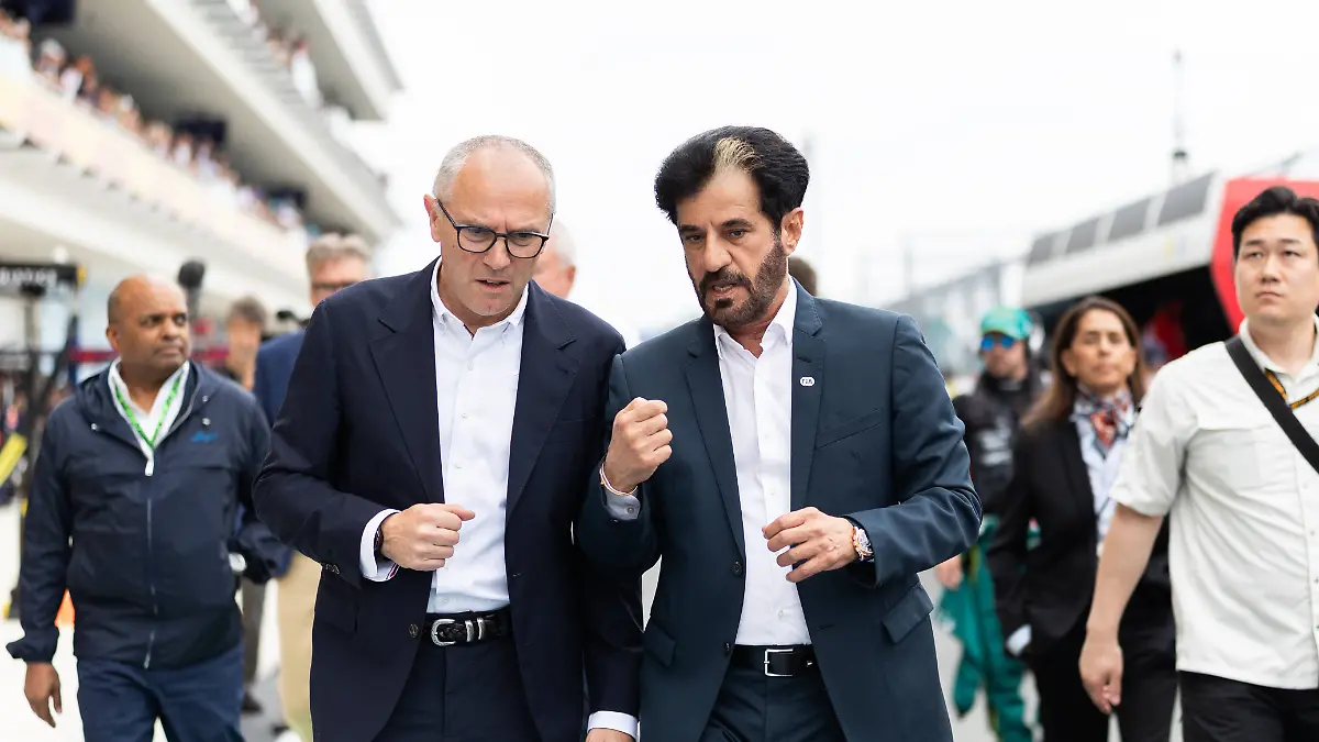 F1-MIAMI-GRAND-PRIX-2026-DOMENICALI-Stefano-ita-Chairman-and-CEO-Formula-One-Group-FOG-portrait-BEN-SULAYEM-Mohammed-uae-President-of-the-FIA-portrait-during-the-Formula-1-Miami-Grand-Prix-2026-4th-round-of-the-2026-Formula-One-World-Championship-WM-Weltmeisterschaft-from-May-1-to-3-2026-on-the-Miami-International-Autodrome-in-Miami-Gardens-USA-Miami-GardensUnited-States-PUBLICATIONxNOTxINxFRAxBEL-Copyright-xAndrA-xFerreirax