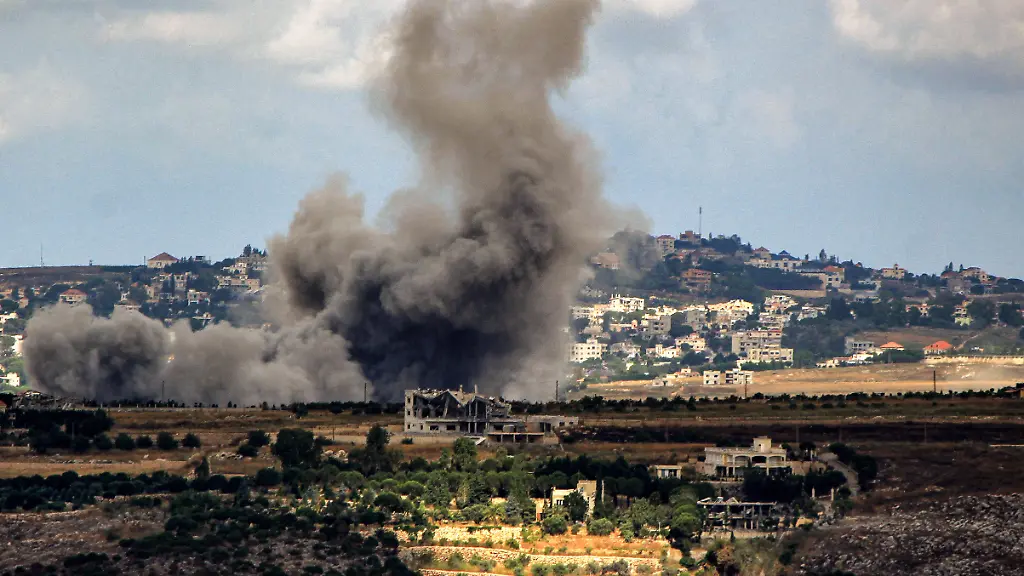 June-14-2026-Kfar-Tebniet-Kfar-Tebniet-Lebanon-Smoke-billows-from-Israeli-air-strikes-from-the-southern-Lebanese-village-of-Kfar-Tebniet-on-the-outskirts-of-the-major-city-of-Nabatieh-The-Israeli-army-issued-warning-to-evacuate-29-villages-and-towns-in-southern-Lebanon-as-it-continued-its-ground-advance-making-the-deepest-incursion-into-Lebanese-territory-in-over-a-quarter-of-a-century-Troops-have-established-a-presence-on-the-suburbs-of-Nabatieh-after-seizing-several-strategic-points