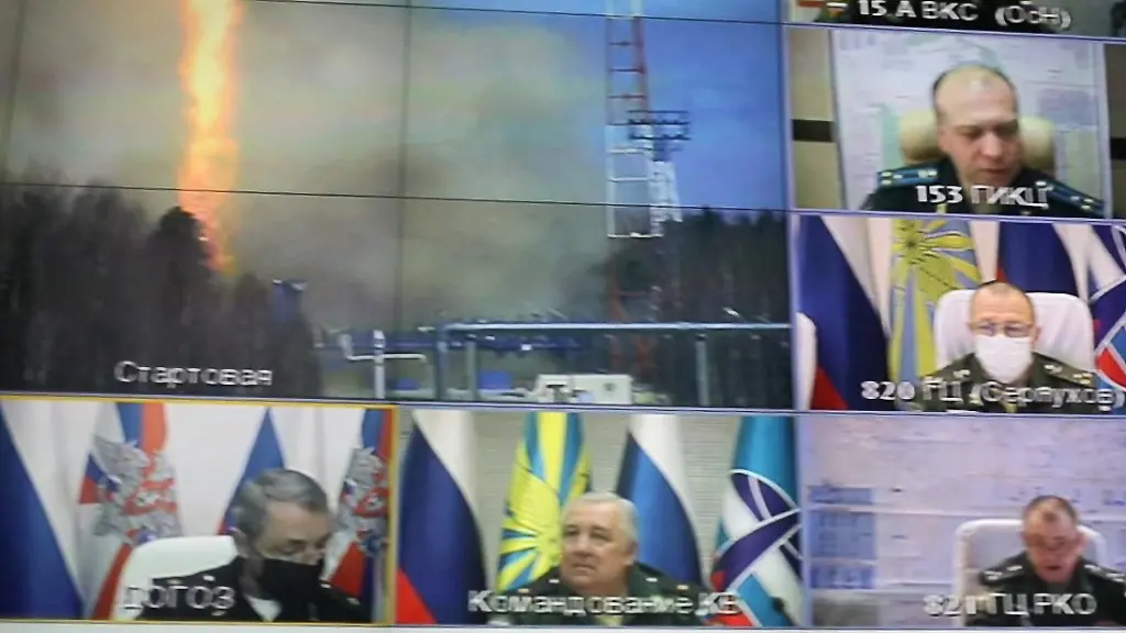 ARKHANGELSK-REGION-RUSSIA-MAY-22-2020-Servicemen-of-the-Russian-Aerospace-Forces-seen-at-the-mission-control-center-of-the-Plesetsk-Cosmodrome-during-the-launch-of-a-Soyuz-2-1b-rocket-booster-carrying-the-Kosmos-2546-military-satellite-of-the-Russian-Defence-Ministry-Video-screen-grab