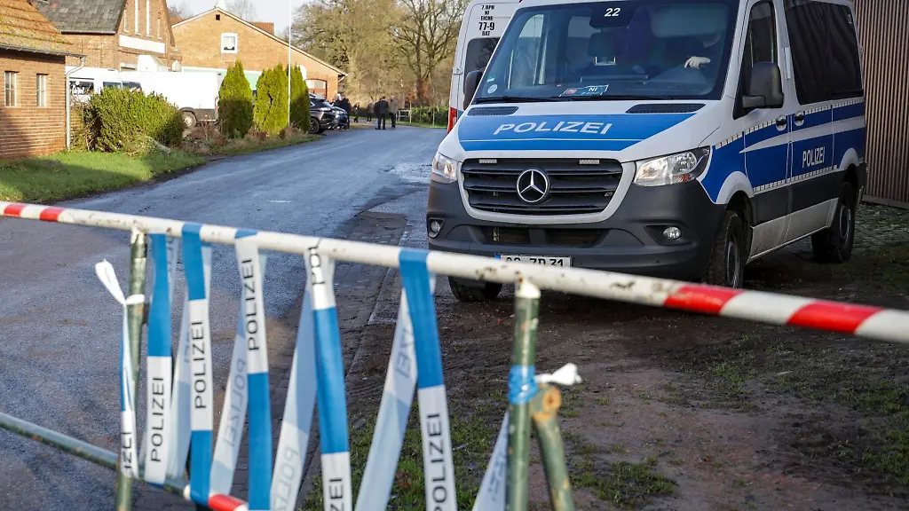 Die-Polizei-hat-Sitzblockaden-gegen-ein-Treffen-der-AfD-Jugend-aufgeloest