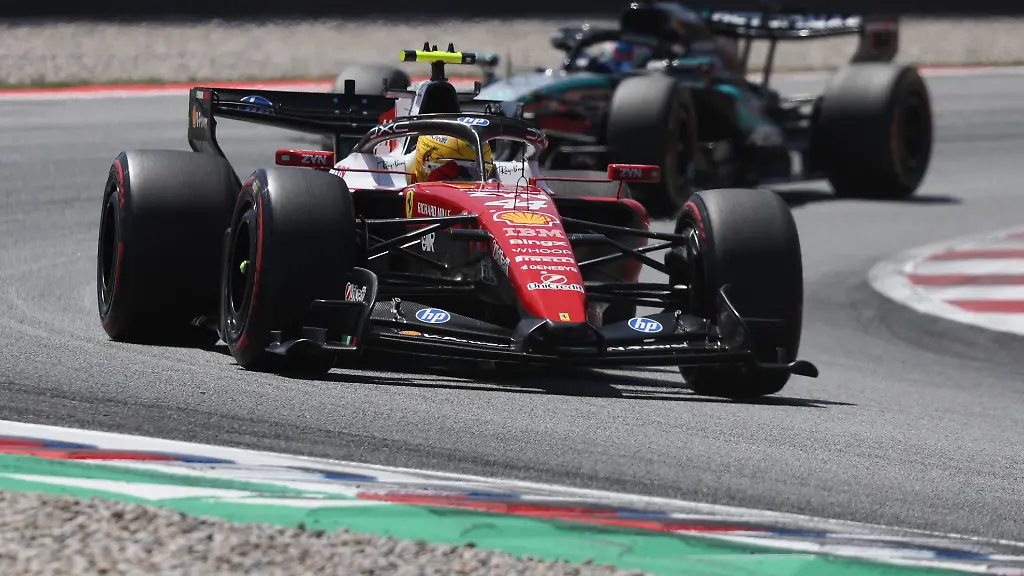 F1-Barcelona-Catalunya-Grand-Prix-2026-Lewis-Hamilton-of-Ferrari-and-Andrea-Kimi-Antonelli-of-Mercedes-during-the-Formula-1-Barcelona-Catalunya-Grand-Prix-at-Circuit-de-Barcelona-Catalunya-in-Barcelona-on-June-14-2026-Barcelona-Spain-PUBLICATIONxNOTxINxFRA-Copyright-xJakubxPorzyckix-originalFilename-porzycki-f1barcel260614-np9el