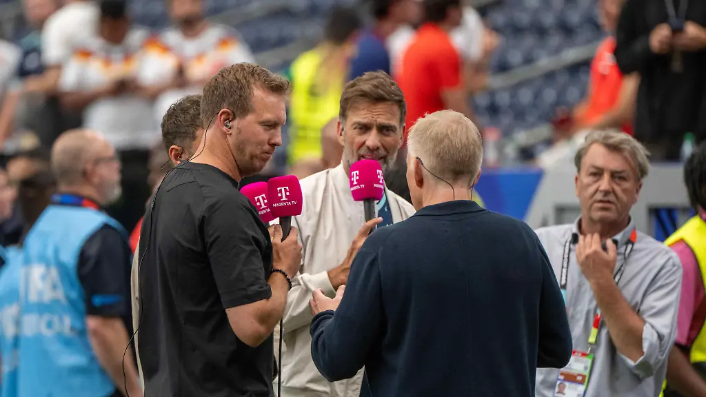 Fussball-Herren-FIFA-World-Cup-2026-in-Mexiko-Kanada-und-USA-Spiel-in-Houston-Gruppe-E-1-Spieltag-Deutschland-Curacao-v-l-Trainer-Julian-Nagelsmann-Deutschland-TV-Experte-Juergen-Klopp-MagentaTV-Moderator-Johannes-B-Kerner-MagentaTV-14-06