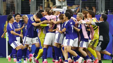 Japan-players-celebrate-after-Daichi-Kamada-scored-a-goal-against-the-Netherlands-in-the-second-half-to-even-the-score-at-2-2-in-a-FIFA-World-Cup-match-at-AT-T-Stadium-in-Arlington-Texas-on-Sunday-June-14-2026