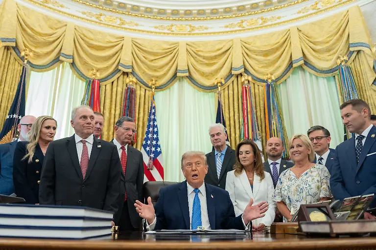 US-President-Donald-Trump-gives-remarks-during-a-signing-ceremony-for-the-iSecure-America-Act-in-the-Oval-Office-of-the-White-House-in-Washington-DC-US-on-Wednesday-June-10-2026-President-Donald-Trump-prevailed-after-dissident-Republican-lawmakers-abandoned-an-effort-to-leverage-a-70-billion-spending-package-to-prevent-him-from-reviving-a-payout-fund-for-political-allies-who-say-they-were-unfairly-targeted-by-the-Biden-administration