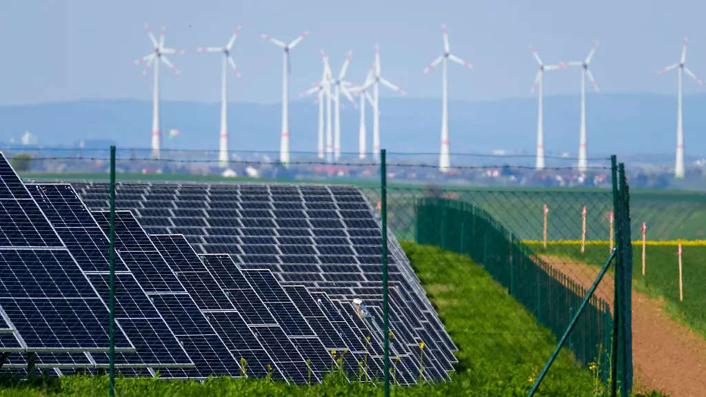 Der-Speicherpark-soll-ueberschuessige-Energie-aus-Sonne-und-Wind-zwischenspeichern
