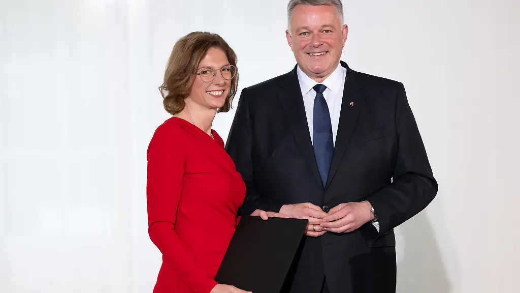 Noch-vor-der-ersten-Regierungserklaerung-haben-sich-schon-einige-Stolperfallen-fuer-die-neue-Koalition-aufgetan