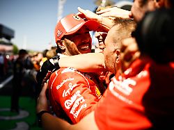 „Das rote Auto beobachtet“: Emotionaler Hamilton denkt an Schumacher von 1996