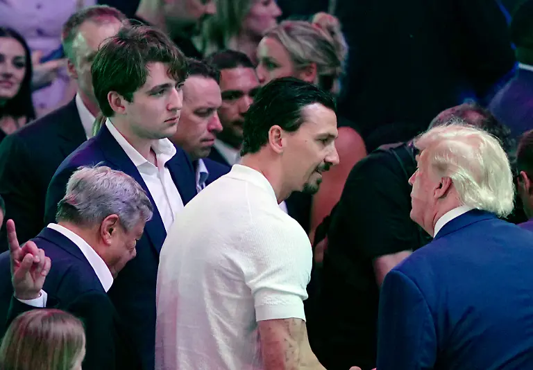 Freedom-250-UFC-Fights-at-the-White-House-in-Washington-Barron-Trump-son-of-President-Donald-Trump-attends-the-Freedom-250-UFC-fight-card-on-the-South-Lawn-of-the-White-House-in-Washington-DC-on-Sunday-June-14-2026-The-mixed-martial-arts-bouts-are-being-held-as-part-of-President-Trump-s-80th-birthday-weekend-activities-Photo-by-Bonnie-Cash-Pool-ABACAPRESS
