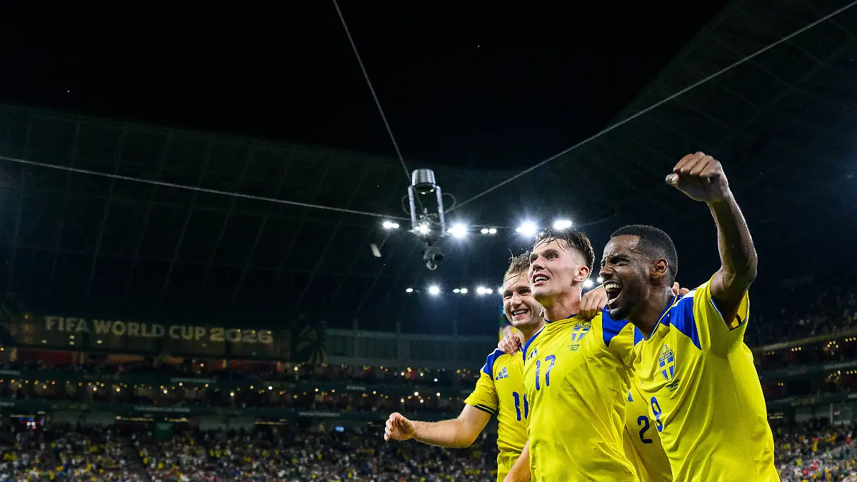 260614-Benjamin-Nygren-Viktor-Gyoekeres-Alexander-Bernhardsson-and-Alexander-Isak-of-Sweden-celebrate-after-scoring-3-1-during-the-FIFA-World-Cup-WM-Weltmeisterschaft-Fussball-2026-football-match-between-Sweden-and-Tunisia-on-June-14-2026-in-Monterrey