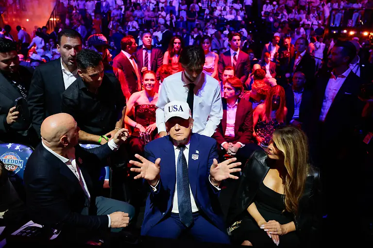 U-S-President-Donald-Trump-hosts-UFC-Freedom-250-at-the-White-House-in-Washington-U-S-President-Donald-Trump-gestures-as-he-attends-UFC-Freedom-250-on-the-South-Lawn-of-the-White-House-in-Washington-D-C-U-S-June-15-2026