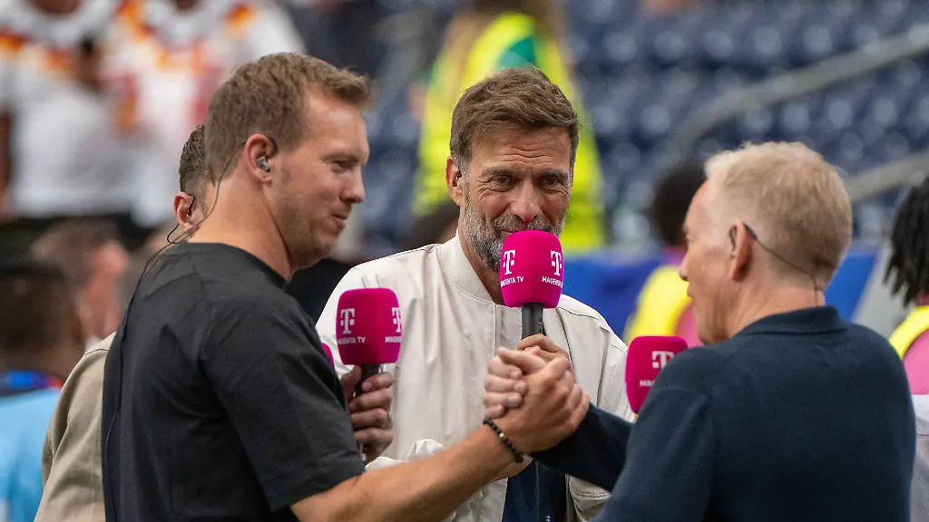 Fussball-Herren-FIFA-World-Cup-WM-Weltmeisterschaft-Fussball-2026-in-Mexiko-Kanada-und-USA-Spiel-in-Houston-Gruppe-E-1-Spieltag-Deutschland-Curacao-v-l-Trainer-Julian-Nagelsmann-Deutschland-TV-Experte-Juergen-Klopp-MagentaTV-Moderator-Johannes-B-Kerner-MagentaTV-14-06