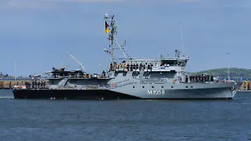 594623882