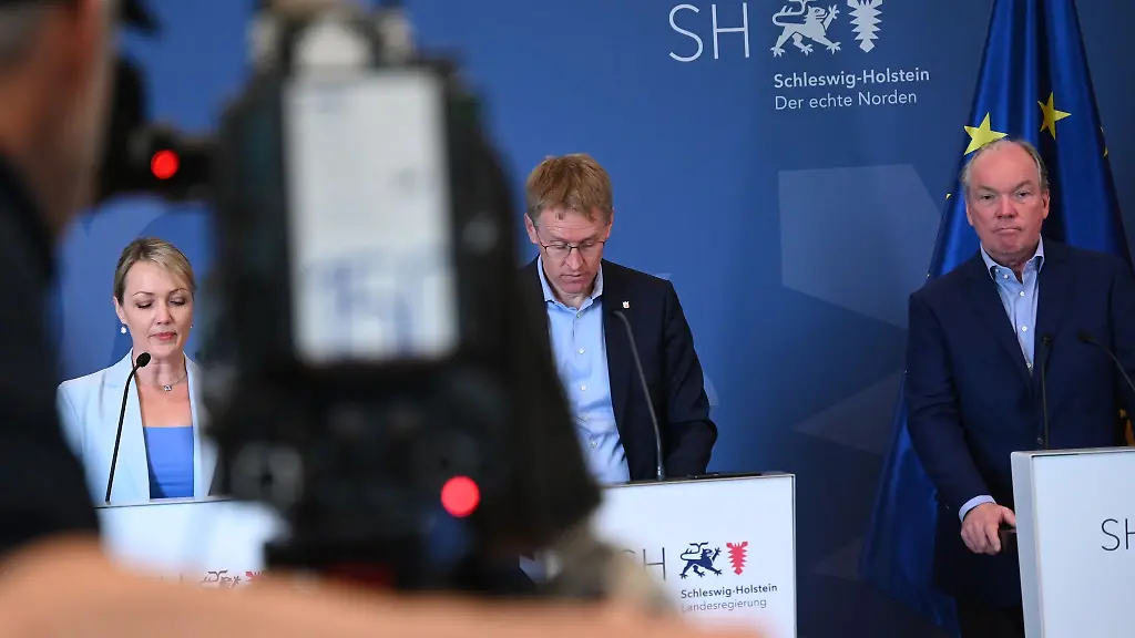 Politik-Wirtschaft-und-Gewerkschaften-wollen-den-Wirtschaftsstandort-Schleswig-Holstein-gemeinsam-staerken