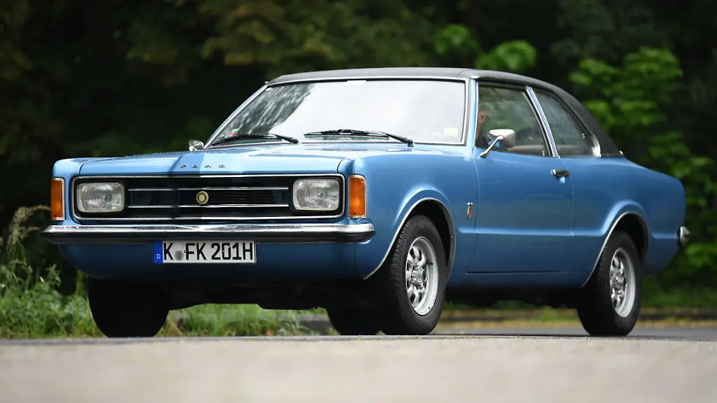 Ford-Taunus-1