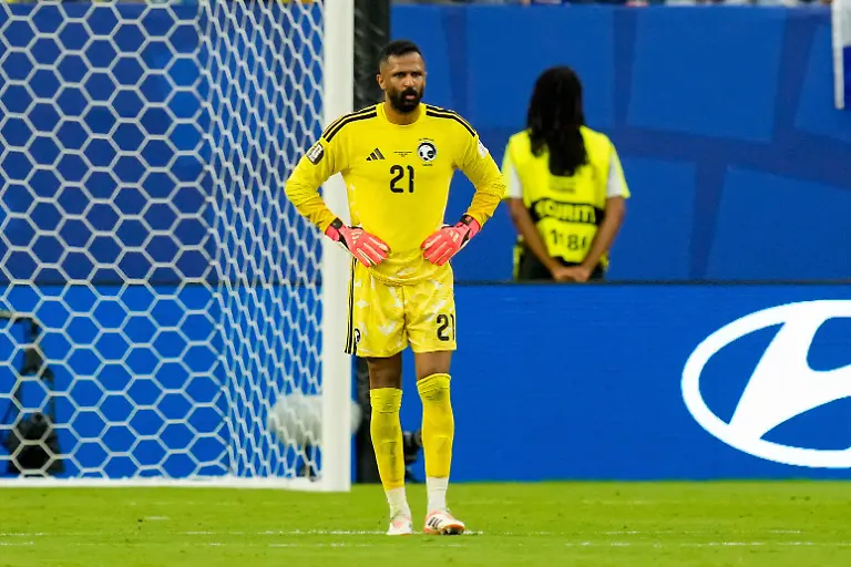 Torhueter-Mohammed-Alowais-Saudi-Arabia-looks-on-during-the-FIFA-World-Cup-WM-Weltmeisterschaft-Fussball-2026-Group-H-match-between-Saudi-Arabia-and-Uruguay-at-Miami-Stadium-on-June-15-2026-in-Miami-United-States-Photo-by-Alex-Gottschalk-DeFodi-Images-Goalkeeper-Mohammed-Alowais-of-Saudi-Arabia-looks-on-during-the-2026-FIFA-World-Cup-Group-H-match-between-Saudi-Arabia-and-Uruguay-at-Miami-Stadium-on-June-15-2026-in-Miami-United-States