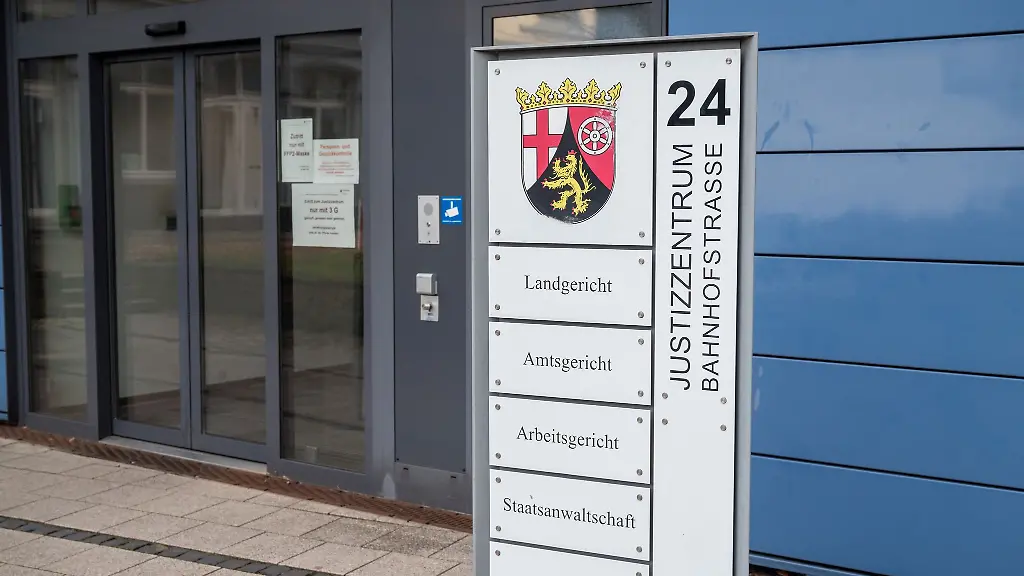 In-dem-Prozess-sind-vorerst-Termine-bis-Anfang-August-geplant