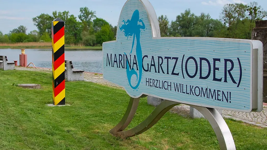 Erstmals-koennen-Touristen-und-Einheimische-per-Schiff-von-Stettin-nach-Gartz-fahren