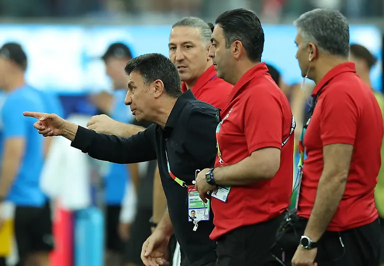 260616-LOS-ANGELES-June-16-2026-Amir-Ghalenoei-1st-L-head-coach-of-Iran-is-seen-during-the-group-G-match-between-Iran-and-New-Zealand-at-the-2026-FIFA-World-Cup-at-Los-Angeles-Stadium-in-Los-Angeles-the-United-States-June-15-2026-SPU-S