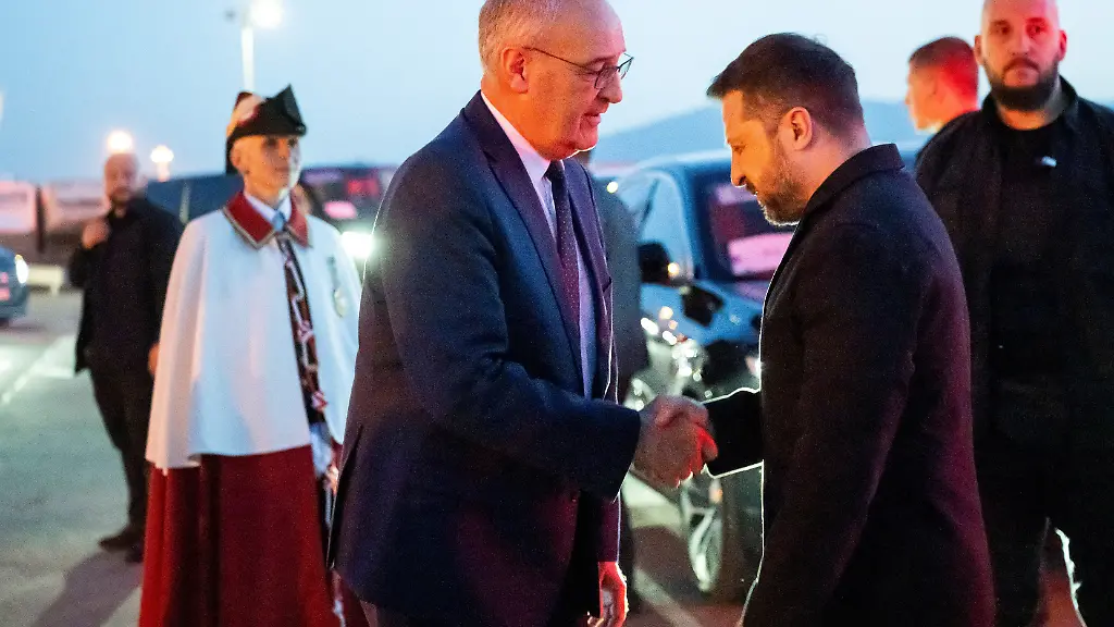 Swiss-Federal-President-Guy-Parmelin-welcomes-Ukraine-s-President-Volodymyr-Zelenskiy-prior-to-a-bilateral-meeting-on-the-sidelines-of-the-Evian-G7-summit-in-Geneva-Airport-Switzerland-Monday-June-15-2026