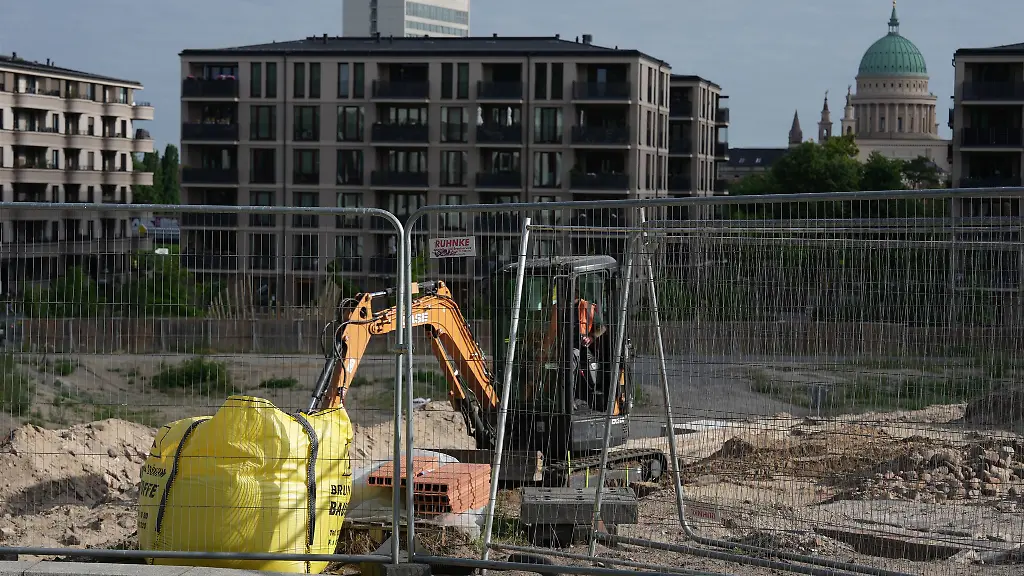 In-Potsdam-wird-eine-Bombe-entschaerft
