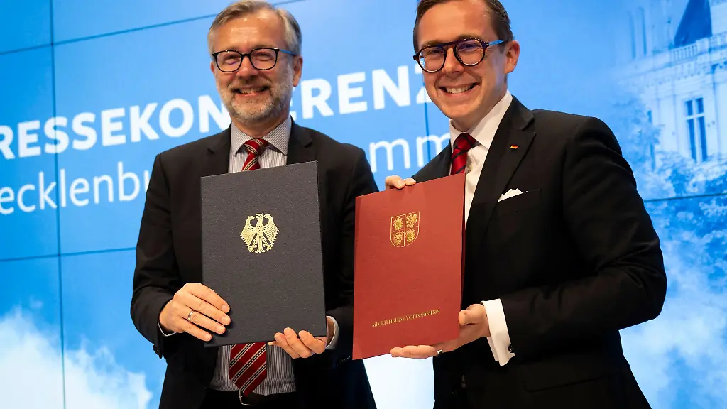 Fuenf-Verwaltungsdienstleistungen-sollen-bis-Maerz-2027-in-Mecklenburg-Vorpommern-flaechendeckend-auch-digital-angeboten-werden