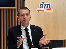 dm-Chef reformiert Deutschland: "Ich erlebe bei Behörden wirklich handwerkliche Unzulänglichkeiten"
