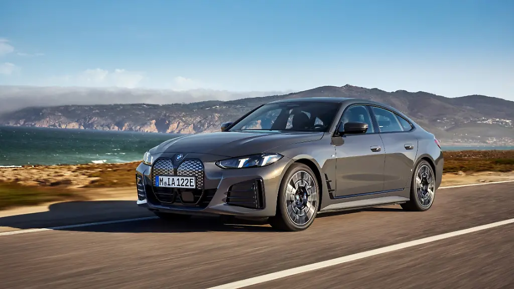 Der-BMW-i4-kombiniert-sportliche-Fahrleistungen-mit-lokal-emissionsfreiem-Antrieb-und-ist-momentan-guenstig-im-Leasing