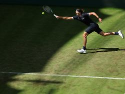 Erstes Spiel nach Paris-Erfolg: Zverev bei Rasen-Heimspiel in Halle holprig weiter