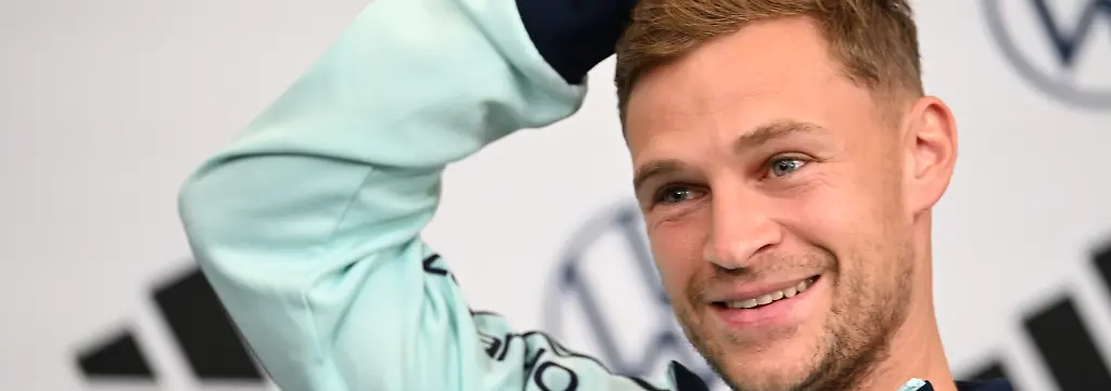 Fussball-WM-2026-Nationalmannschaft-Deutschland-Pressekonferenz-vor-dem-zweiten-WM-Spiel-gegen-die-Elfenbeinkueste-Joshua-Kimmich-Deutschland-nimmt-an-einer-PK-teil