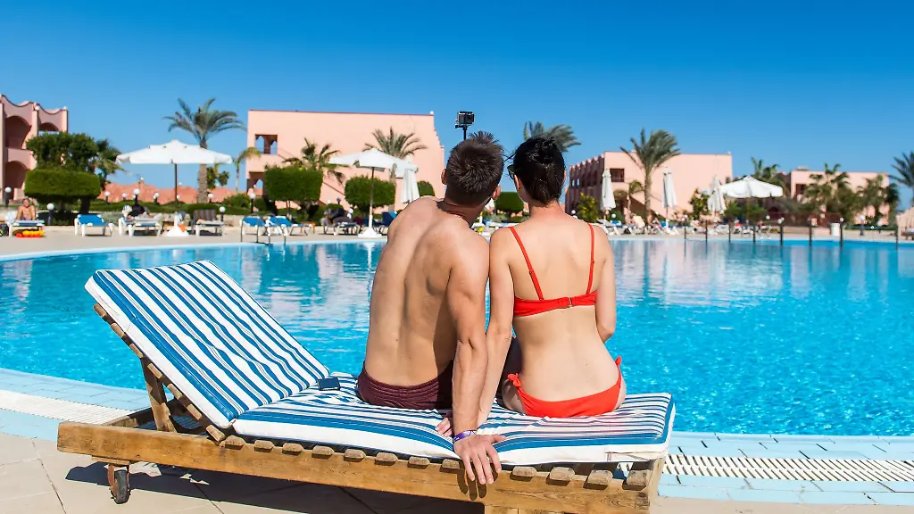 Ab-ins-Warme-Viele-buchen-ihren-Sommerurlaub-kurzfristig