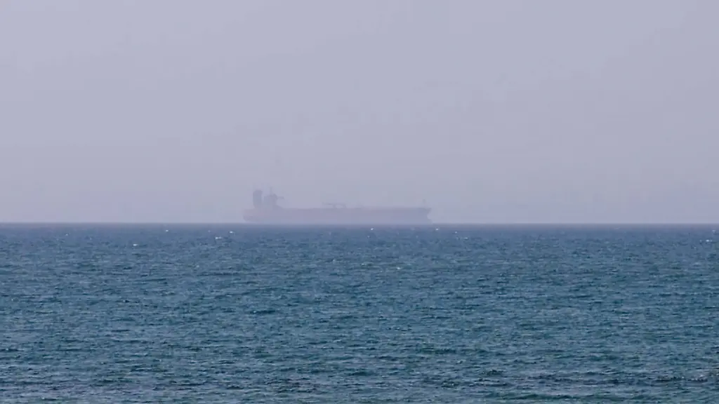 Vessels-continue-waiting-for-passage-through-the-Strait-of-Hormuz-GULF-OF-OMAN-JUNE-4-A-screen-grab-taken-from-a-video-shows-commercial-vessels-waiting-in-the-Gulf-of-Oman-after-applying-for-transit-permits-to-pass-through-the-Strait-of-Hormuz-on-June-4-2026-Iran-s-Islamic-Revolutionary-Guard-Corps-IRGC-announced-that-all-shipowners-and-captains-seeking-passage-through-the-strategic-waterway-must-obtain-authorization-through-the-newly-established-Persian-Gulf-Waterway-Management-Authority-More-than-300-vessels-have-reportedly-submitted-permit-applications-while-awaiting-approval-for-transit-Stringer-Anadolu-Gulf-of-Oman-Gulf-of-Oman-Editorial-use-only-Please-get-in-touch-for-any-other-usage