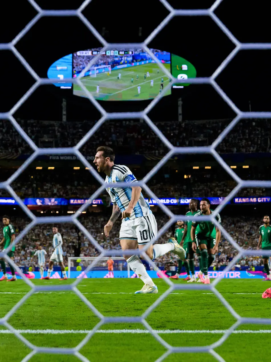 260616-Lionel-Messi-of-Argentina-celebrates-after-scoring-the-2-0-goal-behind-goalkeeper-Luca-Zidane-of-Algeria-during-the-FIFA-World-Cup-WM-Weltmeisterschaft-Fussball-2026-football-match-between-Argentina-and-Algeria-on-June-16-2026-in-Kansas-City