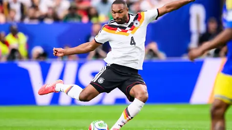 Jonathan-Tah-ist-der-deutsche-Abwehrorganisator-in-Amerika