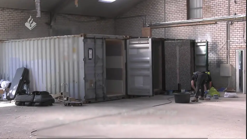 33f2a7ea5b194bbefa3cb569b5b75fee