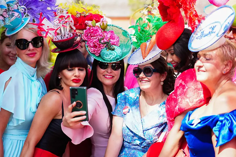 Royal-Ascot-2026-Day-One-Ascot-Racecourse-Racegoers-on-one-of-Royal-Ascot-at-Ascot-Racecourse-Berkshire-Picture-date-Tuesday-June-16-2026-Photo-credit-should-read-Mike-Egerton-PA-Wire-RESTRICTIONS-Use-subject-to-restrictions-Editorial-use-only-no-commercial-use-without-prior-consent-from-rights-holder