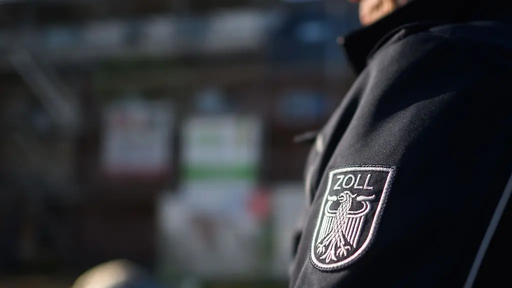Bei-dem-Einsatz-vom-20-bis-22-Mai-wurden-den-Angaben-zufolge-13-Lagerhallen-und-Wohnungen-in-Nordrhein-Westfalen-Hessen-und-Rheinland-Pfalz-durchsucht