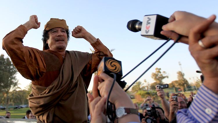 Gaddafi bleibt nach Ansicht der westlichen Welt nur der Rücktritt.