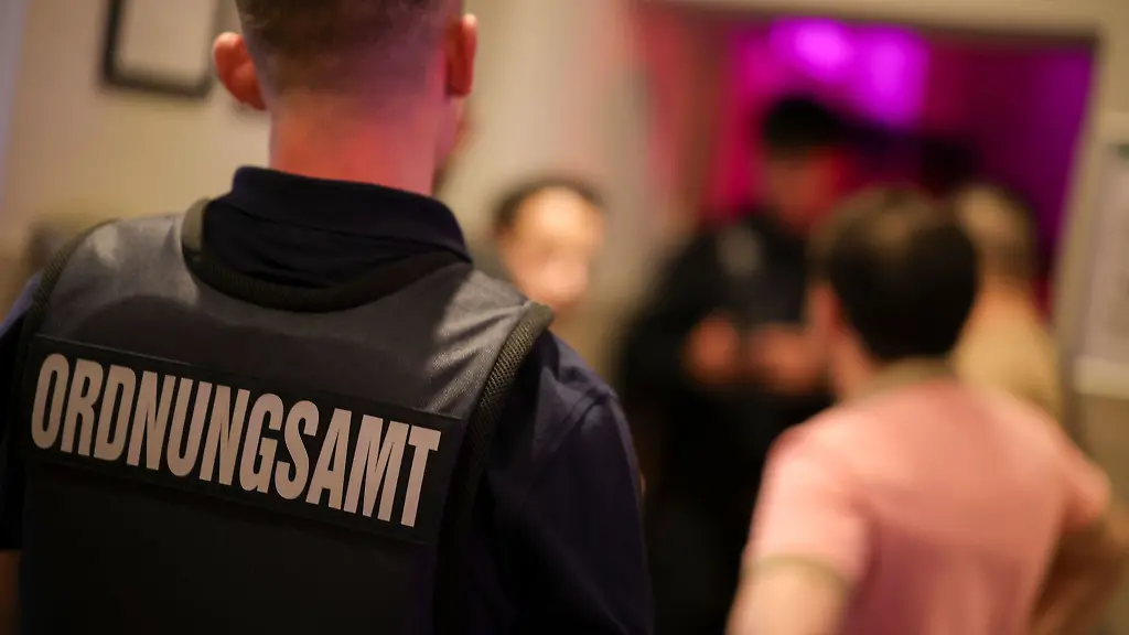Der-Einsatz-der-Ordnungshueter-auf-der-Strasse-ist-nicht-ungefaehrlich-In-Nordrhein-Westfalen-werden-ihre-Handlungsspielraeume-jetzt-erweitert